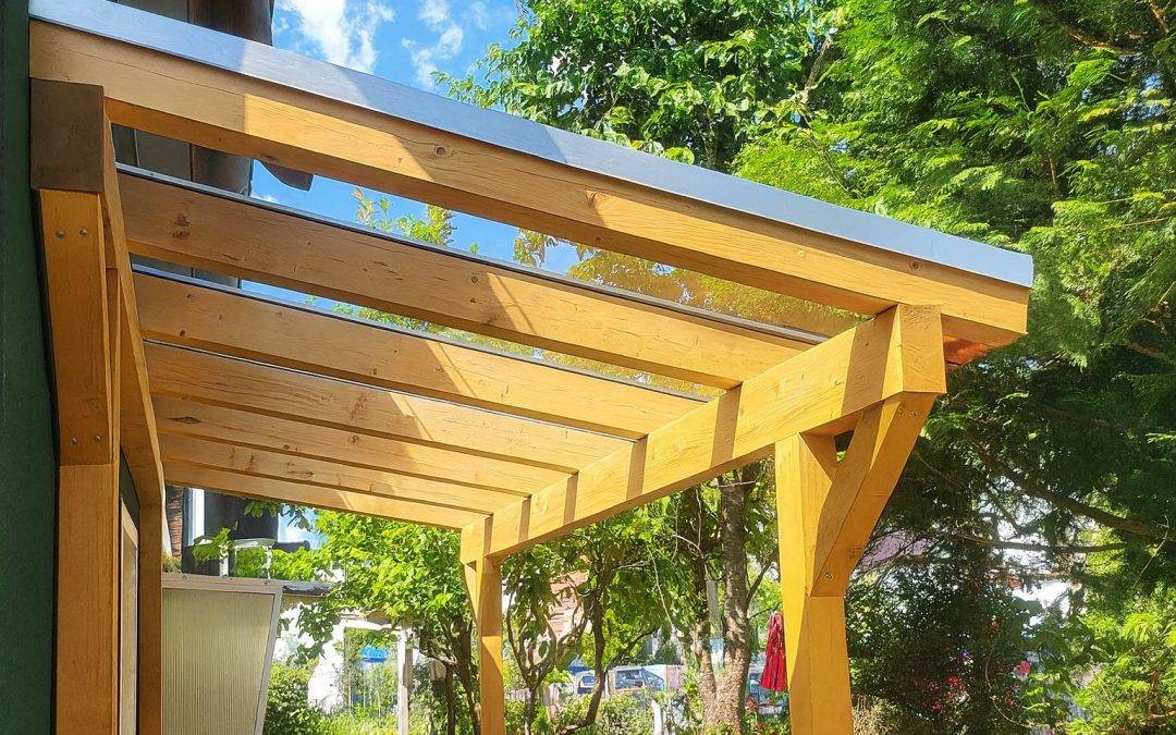 Terrassenüberdachung aus Holz in München – Planung & Bau